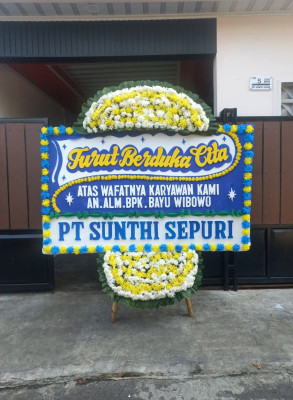 Papan Bunga Duka di Kelam Tengah