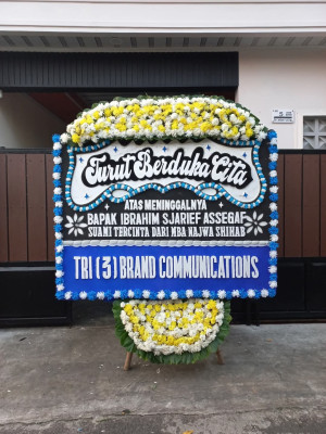 Papan Bunga Duka di Kelam Tengah